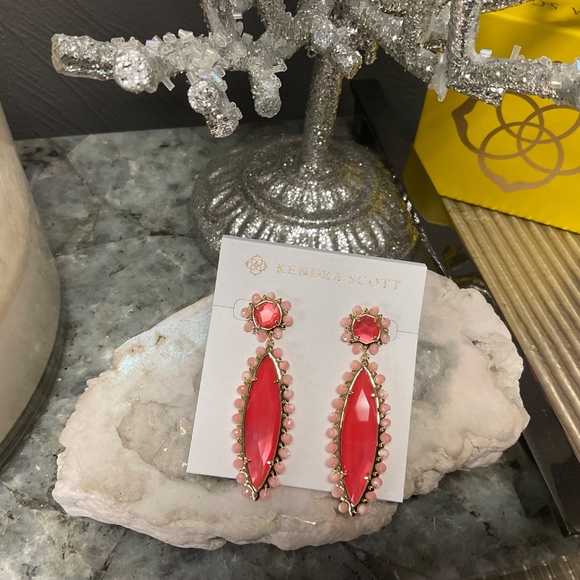 Kendra Scott Genevieve Beaded Statement Earrings(Coral Pink Mother-of-Pearl) - Picture 3 of 3